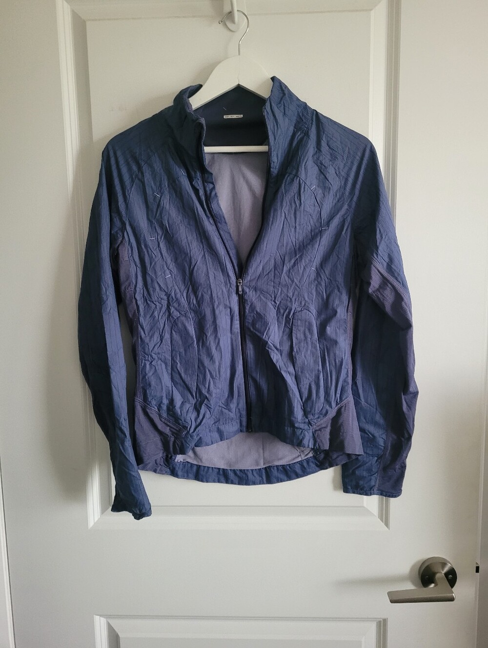 LULULEMON WATER RESIST JACKET SIZE SMALL